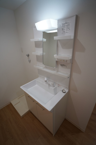 洗面設備　同じ施工会社のお部屋