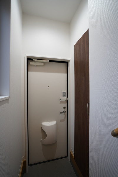 玄関　同じ施工会社のお部屋