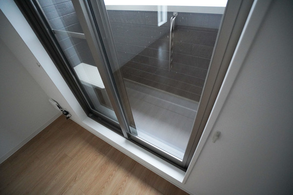 バルコニー　同じ施工会社のお部屋