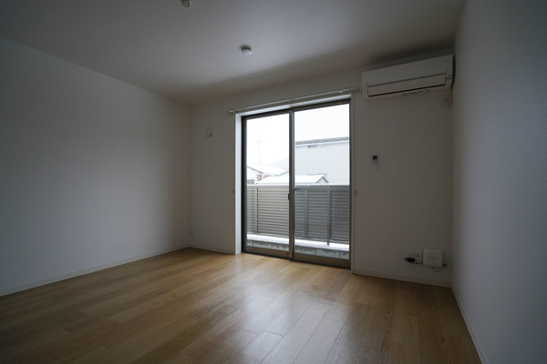 居室・リビング　同じ施工会社のお部屋