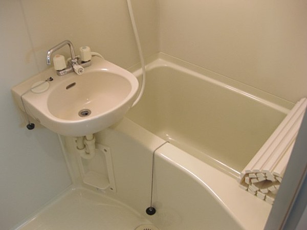 バス・シャワールーム　※別部屋の参考写真です。