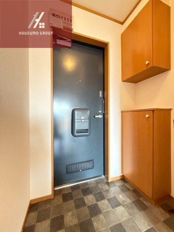 玄関　収納もある玄関です