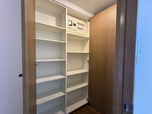 収納　廊下収納
