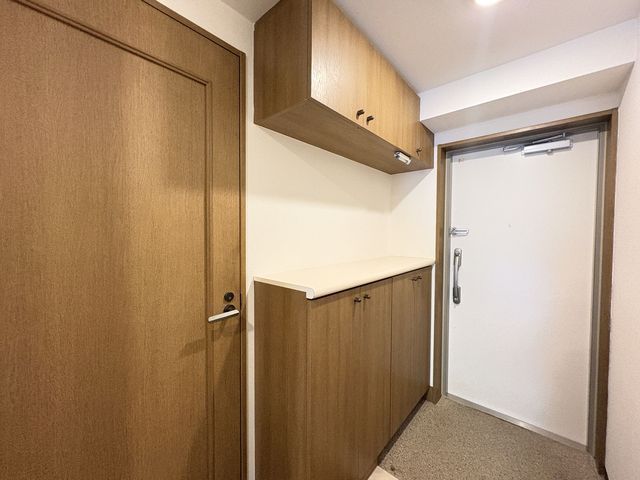 玄関　玄関収納あり