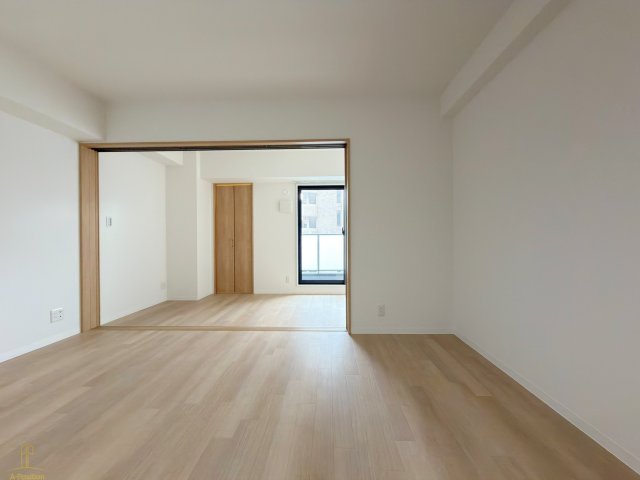 居室・リビング　Refino