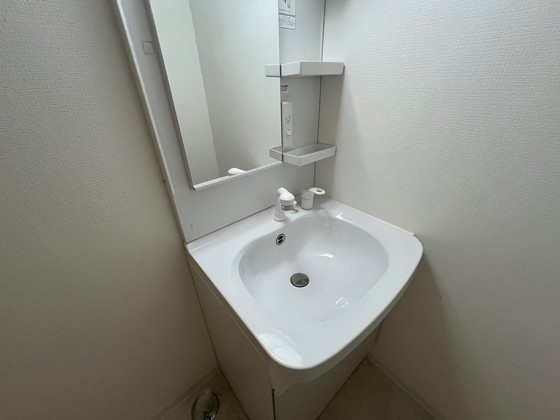 洗面設備　※別部屋の写真です。