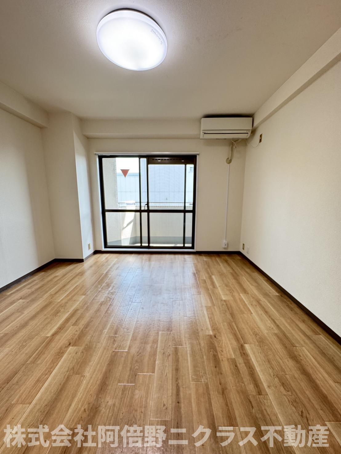 居室・リビング　内装は別部屋の参考写真です。