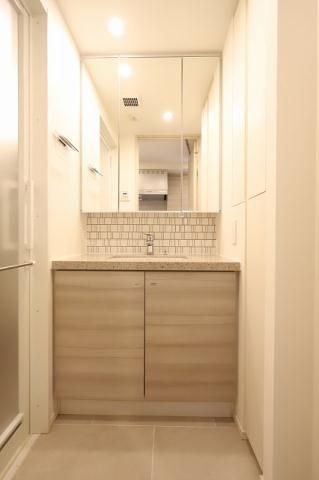 洗面設備　別タイプ部屋　参考写真です