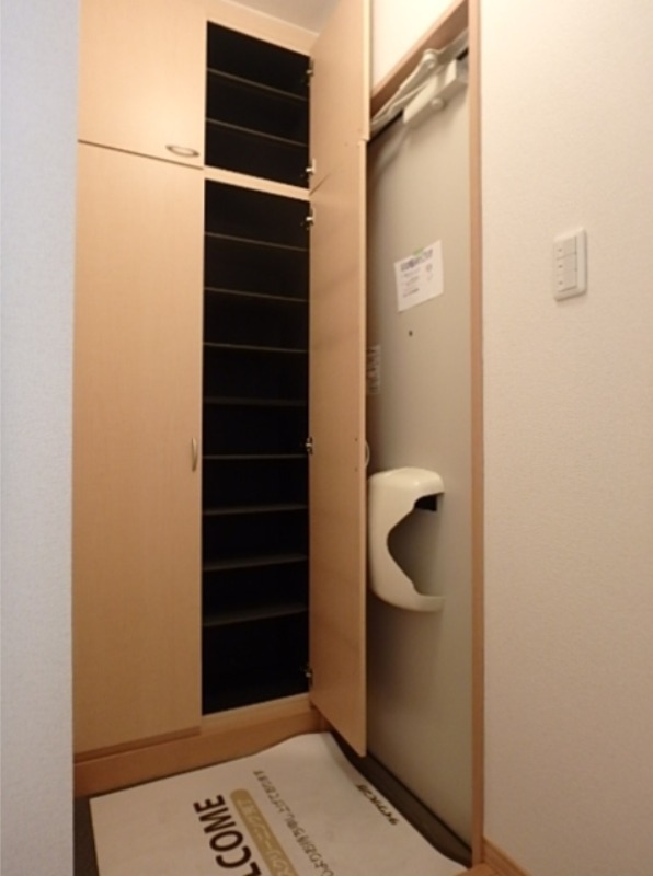 玄関　図面と現状に相違がある場合には現状を優先