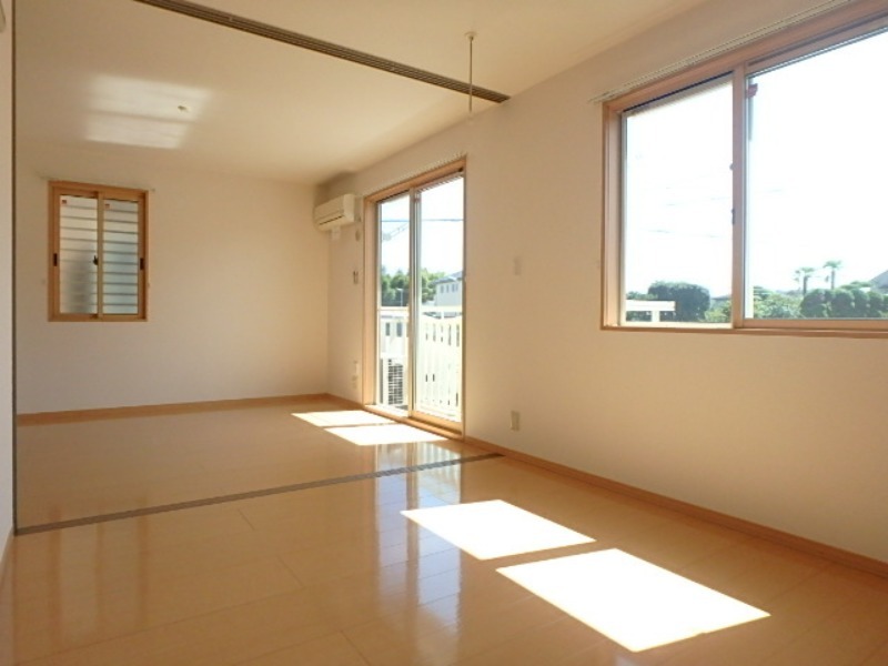 居室・リビング　図面と現状に相違がある場合には現状を優先