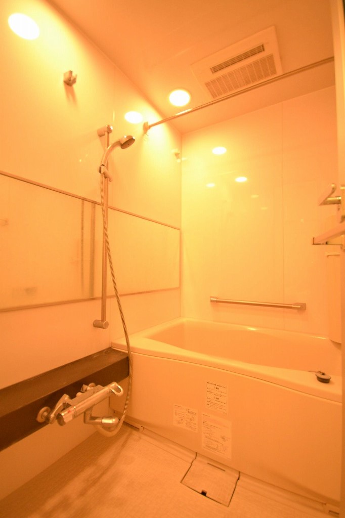 バス・シャワールーム　2007年竣工　芝ウエスト：バス