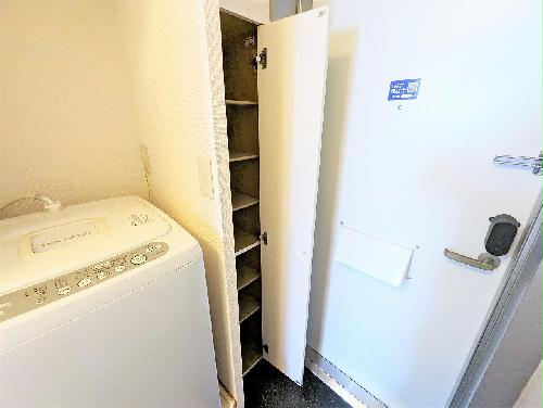 玄関　設備・仕様は号室により異なる為、現況を優先致します。