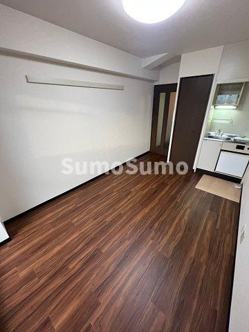 その他部屋・スペース　落ち着いた色調の寝室です