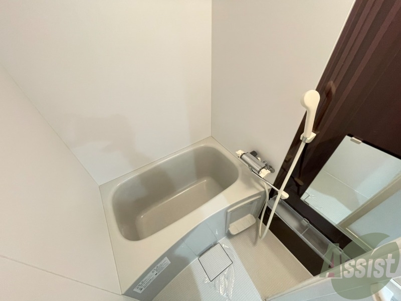 バス・シャワールーム　こちらは浴室になります。日々の疲れを癒してください。