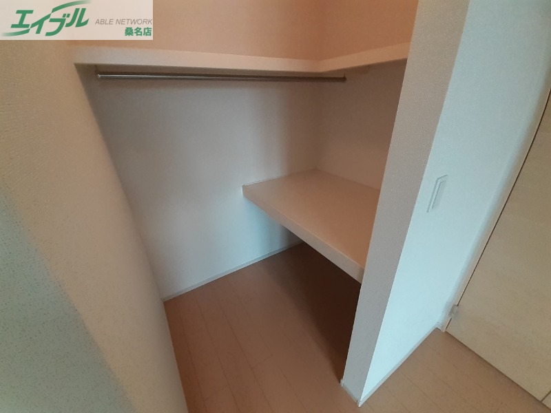 収納　同型タイプ写真