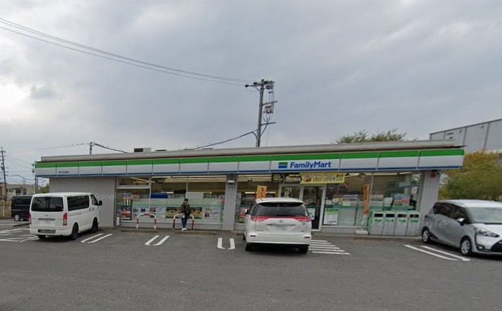 コンビニ　ファミリーマート 春日井田楽店（コンビニ）まで465m