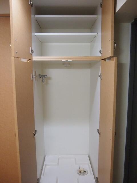 収納　洗濯機置場