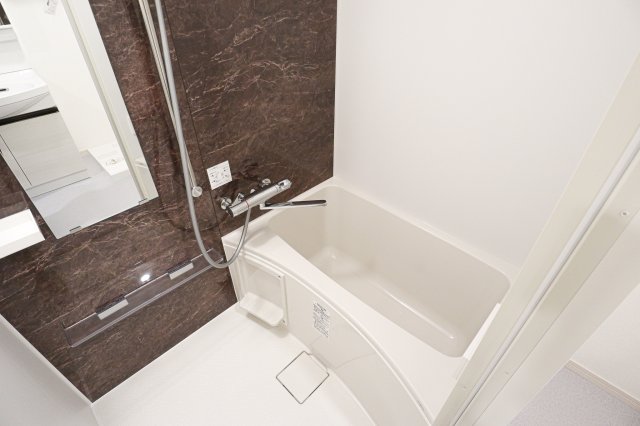 バス・シャワールーム　別号室のものです。現状優先になります。