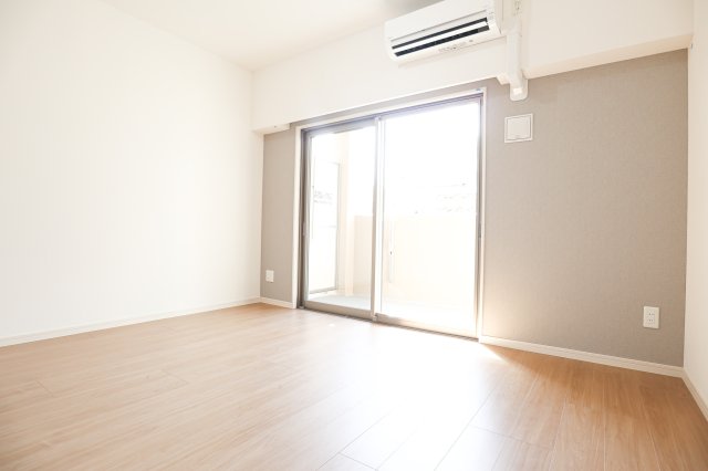 居室・リビング　別号室のものです。現状優先になります。