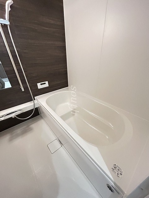 バス・シャワールーム　浴室乾燥機、追い炊き機能付き