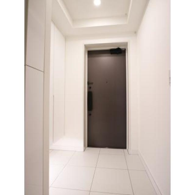 玄関　※写真は同タイプ住戸です。