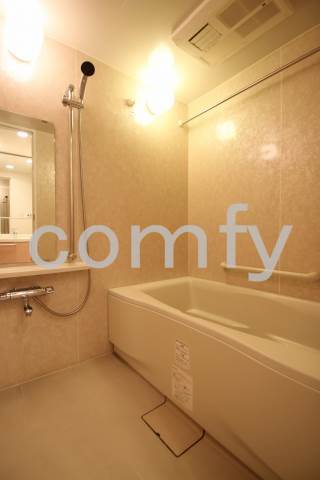 バス・シャワールーム　追炊き・浴室乾燥機付きバス