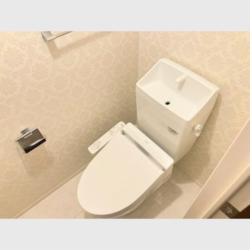 トイレ　ウォシュレット付きで快適な環境です♪