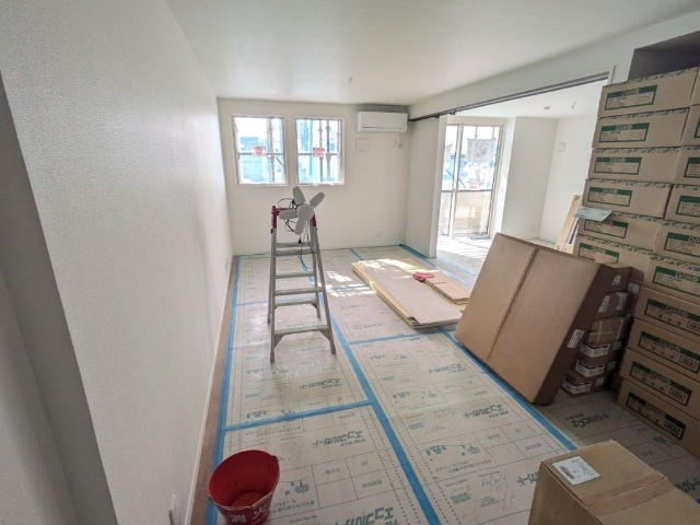 居室・リビング　工事中