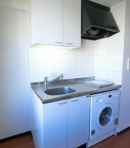 キッチン　コンパクトなキッチンで掃除もラクラク