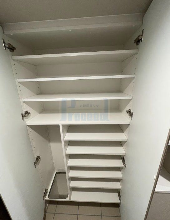 玄関　たっぷりシューズボックス☆