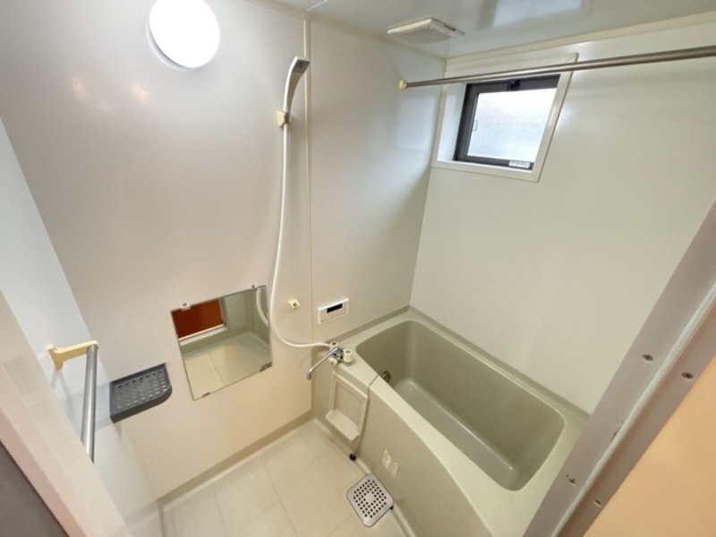 バス・シャワールーム　図面と現状に相違がある場合には現状を優先