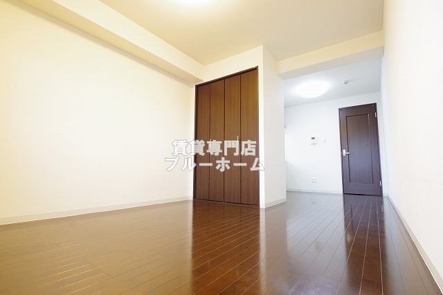 その他部屋・スペース　別角度からの洋室です！