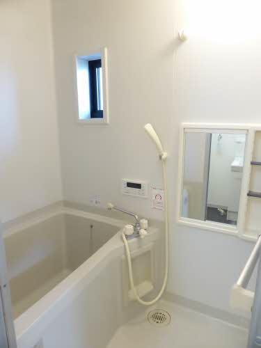 バス・シャワールーム　窓有り　追焚設備付き