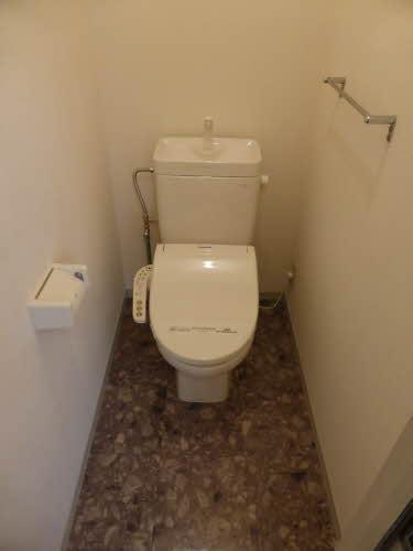 トイレ　温水洗浄便座