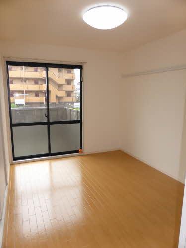 居室・リビング　西側洋室