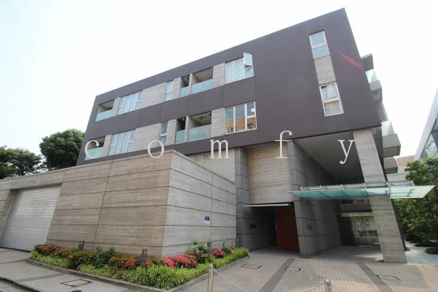 建物外観　低層高級賃貸マンション