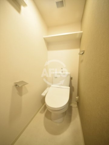 トイレ　プライムアーバン御堂筋本町　温水洗浄便座