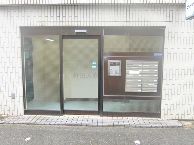 エントランス　オートロック付きのエントランス