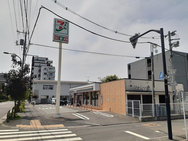 コンビニ　セブンイレブン（コンビニ）まで450m