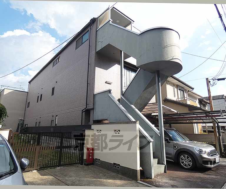 西村マンションの外観写真