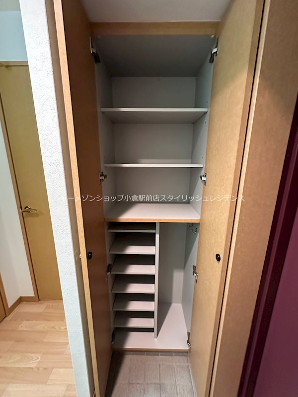 収納　シューズボックス