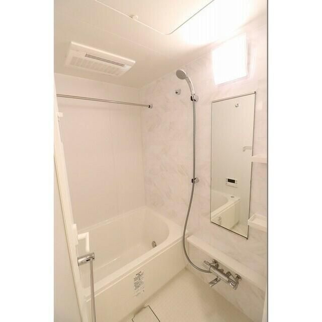 バス・シャワールーム　ゆったり過ごせるお風呂です