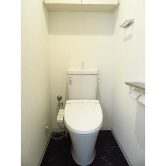 トイレ　※写真は同タイプ住戸です。