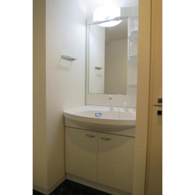 洗面設備　※写真は同タイプ住戸です。