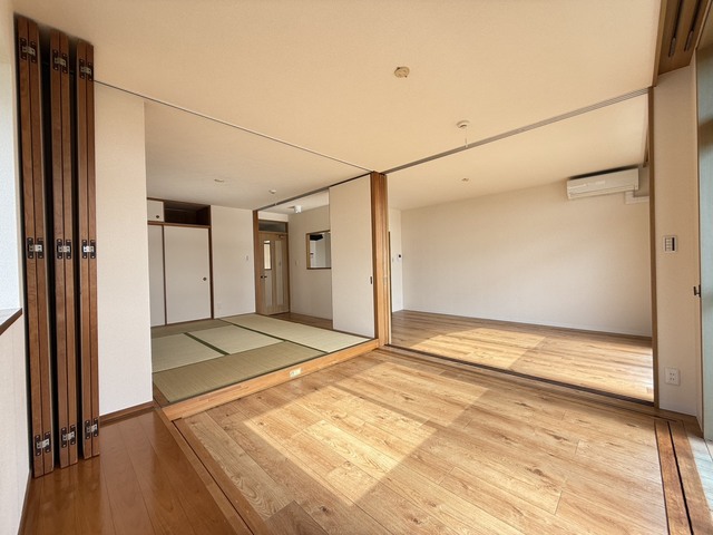 居室・リビング　別部屋参考写真です