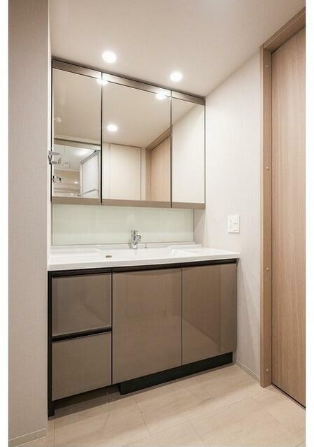 洗面設備　身支度に欠かせない独立洗面台♪