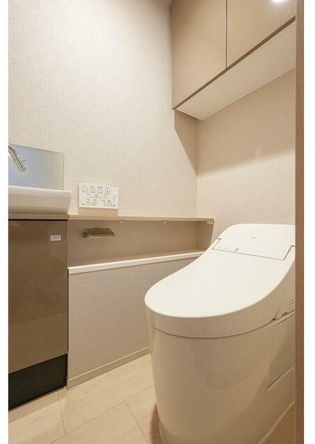 トイレ　嬉しい温水洗浄便座♪