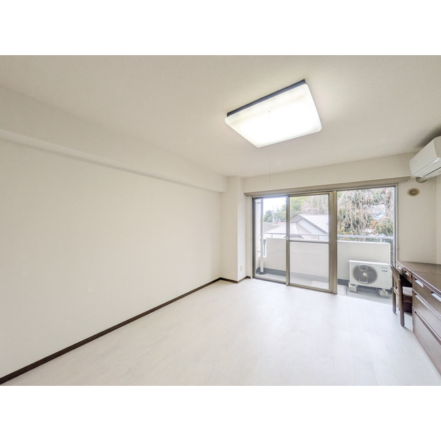 居室・リビング　当社提携の為、どこよりも安く早く安心してご契約可能です。