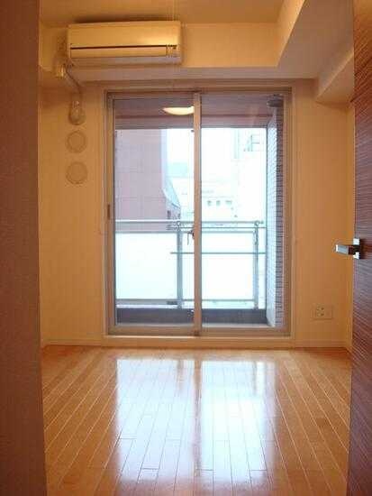 居室・リビング　※別部屋の参考写真です。