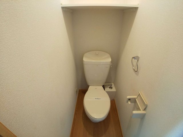 その他　明るく清潔感のあるトイレ